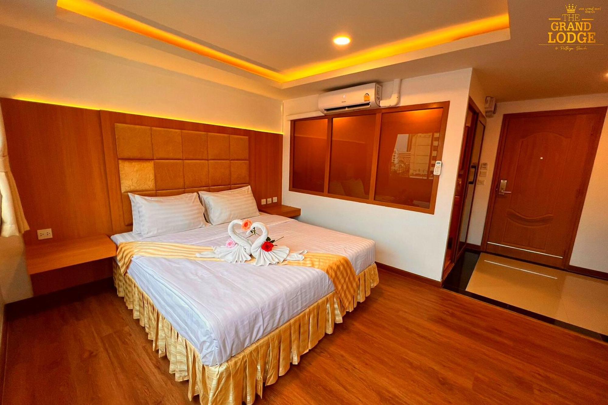 The Grand Lodge Pattaya Eksteriør bilde